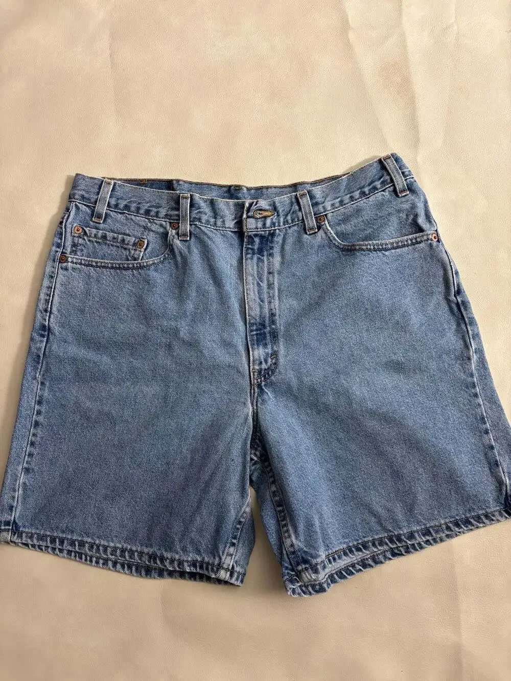 Levi's 550 Relaxed Fit Shorts Size 36 Light Wash Denim
